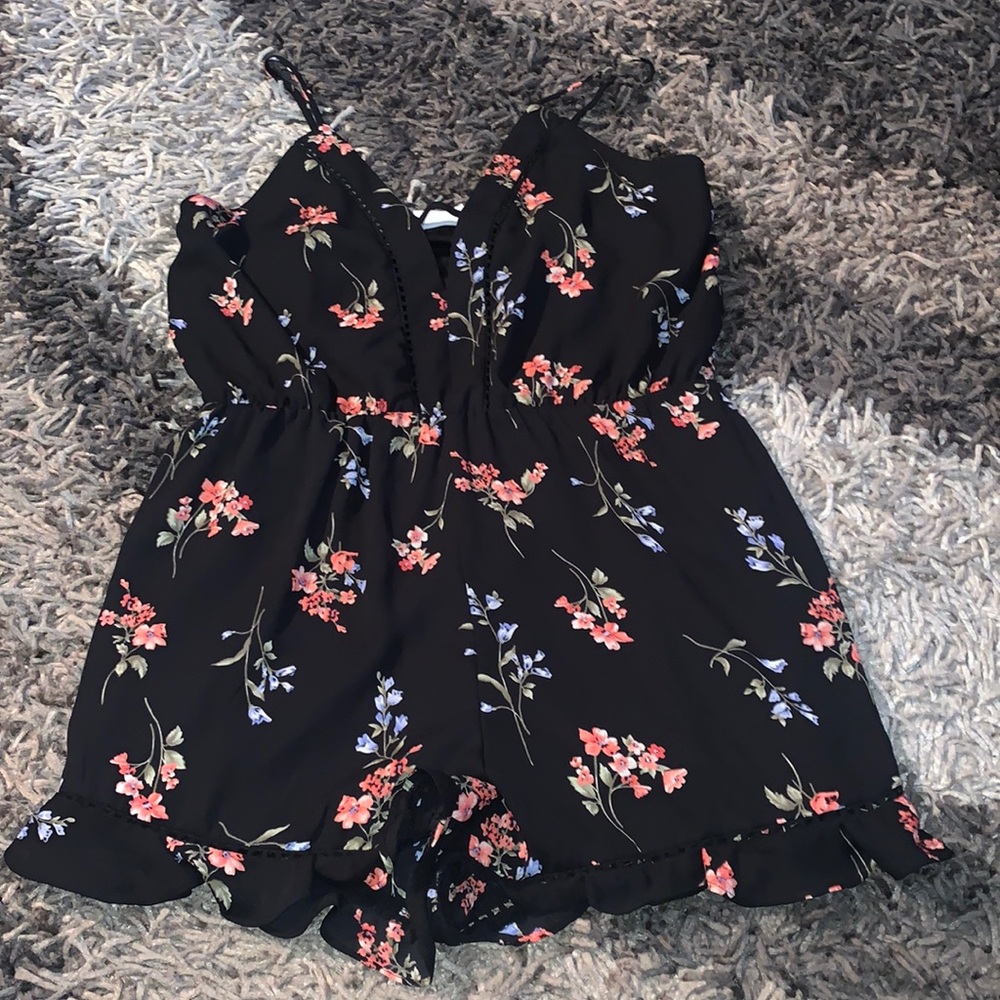 Sienna Sky size L floral chemise good cond